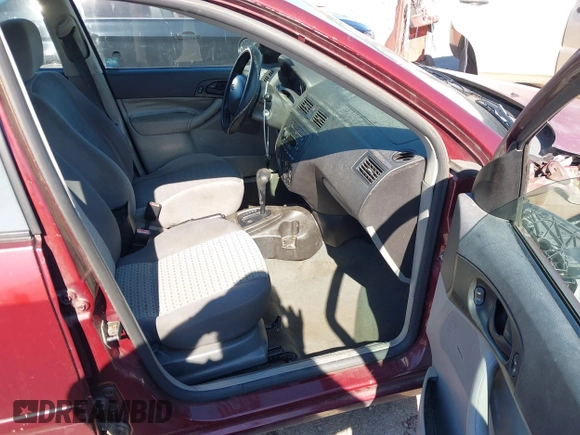 2007 Ford Focus S with VIN 1FAFP34N77W297780, listed as a IAAI auction lot 42074788 with 153,441 mi miles and . Bid and sale history available at carsss.com. Image 5.