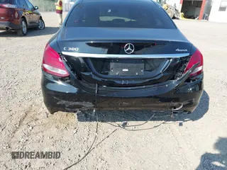 2018 Mercedes-Benz C 300 z VIN WDDWF4KBXJR311890, wystawiony jako IAAI lot #42724821 z przebiegiem 36 938 mil mil oraz . Historia ofert i sprzedaży dostępna na DreamBid. Obrazek 6.