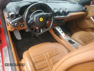 2013 Ferrari F12 z VIN ZFF74UFA7D0193622, wystawiony jako Copart lot #51904615 z przebiegiem Nie podano mil oraz Szkody całkowita. Historia ofert i sprzedaży dostępna na DreamBid. Obrazek 8.