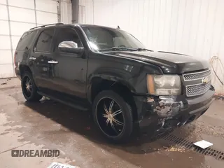 2008 Chevrolet Tahoe LTZ z VIN 1GNFK13018J107268, wystawiony jako IAAI lot #41547535 z przebiegiem 170 453 mil mil oraz . Historia ofert i sprzedaży dostępna na DreamBid. Obrazek 1.