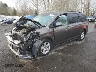 2019 Toyota Sienna LE Auto Access Seat with VIN 5TDKZ3DC3KS003060, listed as a Copart auction lot 47705335 with 95,748 mi miles and Salvage Title. Bid and sale history available at DreamBid. Image 1.