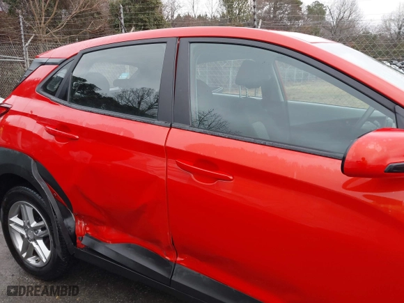 2020 Hyundai Kona SE with VIN KM8K1CAA2LU486477, listed as a IAAI auction lot 41529157 with 59,599 mi miles. Bid and sale history available at carsss.com. Image 6.