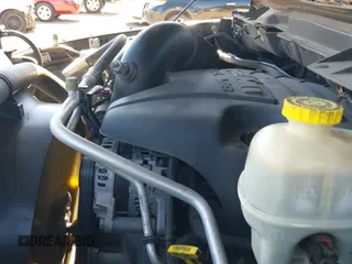 2015 Ram 1500 Laramie z VIN 1C6RR6NT6FS693180, wystawiony jako IAAI lot #43497800 z przebiegiem 200 753 mil mil oraz . Historia ofert i sprzedaży dostępna na DreamBid. Obrazek 19.