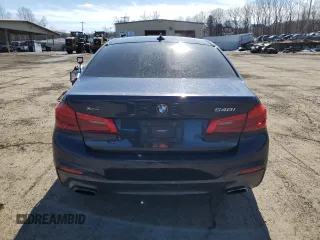 2019 BMW 5 Series 540i xDrive z VIN WBAJE7C57KWW20203, wystawiony jako Copart lot #45976065 z przebiegiem 60 735 mil mil oraz Nie do naprawy • Non repairable. Historia ofert i sprzedaży dostępna na DreamBid. Obrazek 6.