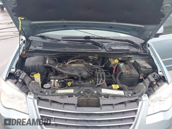 2010 Chrysler Town & Country Touring z VIN 2A4RR5D13AR456900, wystawiony jako IAAI lot #42125829 z przebiegiem 251 276 mil mil oraz . Historia ofert i sprzedaży dostępna na DreamBid. Obrazek 10.