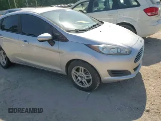 2019 Ford Fiesta SE z VIN 3FADP4BJXKM123806, wystawiony jako Copart lot #53184825 z przebiegiem 141 759 mil mil oraz Szkoda całkowita • Salvage title. Historia ofert i sprzedaży dostępna na DreamBid. Obrazek 10.