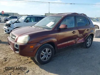 2008 Hyundai Tucson SE with VIN KM8JN12D28U913130, listed as a IAAI auction lot 41915402 with 208,907 mi miles. Bid and sale history available at carsss.com. Image 18.