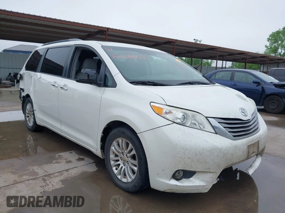 2017 Toyota Sienna XLE Auto Access Seat z VIN 5TDYZ3DC2HS846346, wystawiony jako IAAI lot #42126507 z przebiegiem 223 462 mil mil oraz . Historia ofert i sprzedaży dostępna na DreamBid. Obrazek 1.