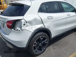2019 Mercedes-Benz GLA 250 z VIN WDCTG4EB9KJ550931, wystawiony jako IAAI lot #42223075 z przebiegiem 86 012 mil mil oraz . Historia ofert i sprzedaży dostępna na DreamBid. Obrazek 6.