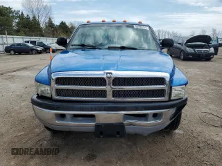 2001 Dodge 2500 z VIN 3B7KC26Z21M557430, wystawiony jako Copart lot #53995215 z przebiegiem 185 131 mil mil oraz Szkody całkowita. Historia ofert i sprzedaży dostępna na DreamBid. Obrazek 5.
