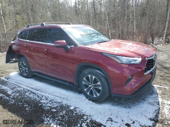2022 Toyota Highlander XLE with VIN 5TDGZRBH8NS582154, listed as a Copart auction lot 49425765 with 89,394 mi miles and Salvage Title. Bid and sale history available at carsss.com. Image 4.