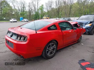 2014 Ford Mustang V6 z VIN 1ZVBP8AM3E5271971, wystawiony jako IAAI lot #42145670 z przebiegiem 77 466 mil mil oraz . Historia ofert i sprzedaży dostępna na DreamBid. Obrazek 4.