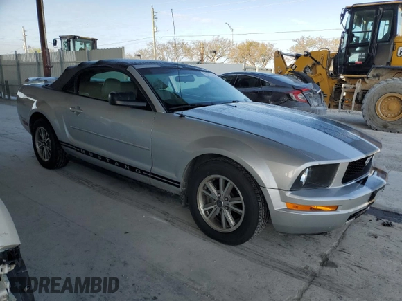 2005 Ford Mustang Deluxe with VIN 1ZVFT84N155186984, listed as a Copart auction lot 52913395 with 264,052 mi miles and Salvage Title. Bid and sale history available at carsss.com. Image 4.