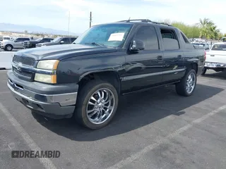 2005 Chevrolet Avalanche LS z VIN 3GNEC12Z25G157070, wystawiony jako IAAI lot #41885755 z przebiegiem 188 979 mil mil oraz . Historia ofert i sprzedaży dostępna na DreamBid. Obrazek 2.