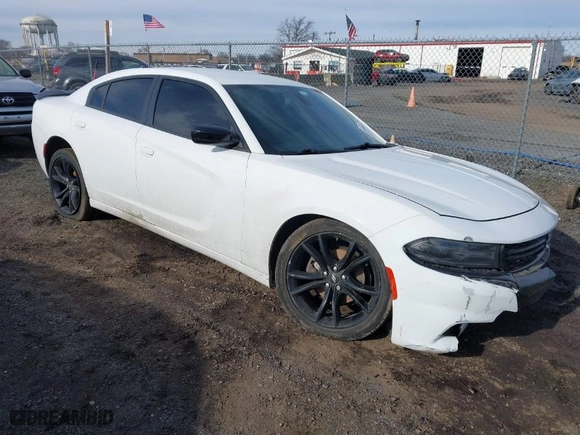 2017 Dodge Charger SE with VIN 2C3CDXBG4HH623640, listed as a IAAI auction lot 41608212 with 88,519 mi miles. Bid and sale history available at carsss.com. Image 1.