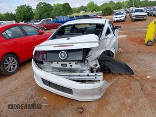2014 Ford Mustang V6 с VIN 1ZVBP8AM2E5280063, выставлен на аукционе IAAI как лот 42364997 с пробегом 101 784 миль миль и . История ставок и продаж доступна на DreamBid. Изображение 16.