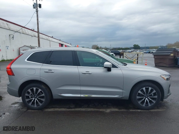 2023 Volvo XC60 Plus Bright Theme with VIN YV4L12RN9P1375763, listed as a IAAI auction lot 41868161 with 34,776 mi miles. Bid and sale history available at carsss.com. Image 13.