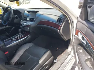 2014 Infiniti Q70 Luxe z VIN JN1BY1AP5EM260464, wystawiony jako IAAI lot #42372872 z przebiegiem 116 756 mil mil oraz . Historia ofert i sprzedaży dostępna na DreamBid. Obrazek 5.
