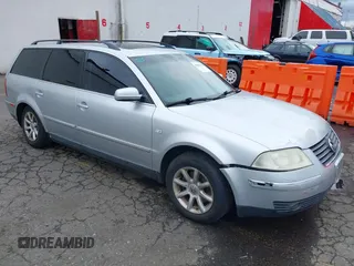2004 Volkswagen Passat GLS z VIN WVWVD63B24E014484, wystawiony jako IAAI lot #41880124 z przebiegiem 127 722 mil mil oraz . Historia ofert i sprzedaży dostępna na DreamBid. Obrazek 1.