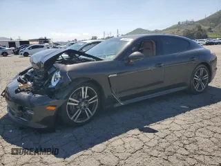 2013 Porsche Panamera с VIN WP0AA2A72DL014902, выставлен на аукционе Copart как лот 49202365 с пробегом 78 758 миль миль и Списание • Salvage title. История ставок и продаж доступна на DreamBid. Изображение 1.