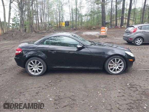 2007 Mercedes-Benz SLK 350 z VIN WDBWK56FX7F148904, wystawiony jako IAAI lot #41975034 z przebiegiem 93 793 mil mil oraz . Historia ofert i sprzedaży dostępna na DreamBid. Obrazek 13.