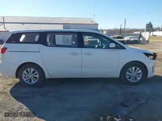 2017 Kia Sedona L with VIN KNDMA5C10H6257698, listed as a IAAI auction lot 41343330 with 141,352 mi miles. Bid and sale history available at carsss.com. Image 13.