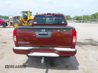2016 Nissan Frontier SV z VIN 1N6AD0ER0GN788658, wystawiony jako IAAI lot #42168042 z przebiegiem 76 428 mil mil oraz . Historia ofert i sprzedaży dostępna na DreamBid. Obrazek 16.