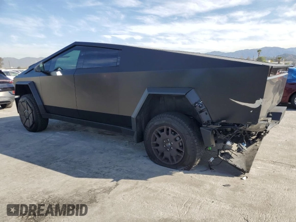2024 Tesla Cybertruck z VIN 7G2CEHED1RA050360, wystawiony jako Copart lot #50245885 z przebiegiem Nie podano mil oraz Szkoda całkowita • Salvage title. Historia ofert i sprzedaży dostępna na DreamBid. Obrazek 2.