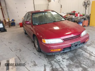 1994 Honda Accord LX with VIN 1HGCD563XRA131476, listed as a IAAI auction lot 41848998 with 109,243 mi miles. Bid and sale history available at carsss.com. Image 1.