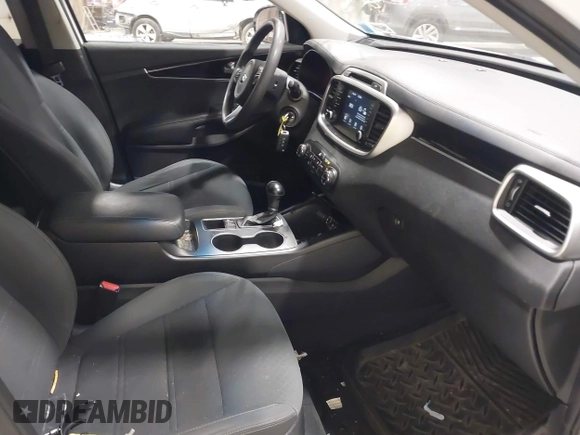 2018 Kia Sorento LX with VIN 5XYPGDA34JG360880, listed as a IAAI auction lot 41891431 with 90,996 mi miles. Bid and sale history available at carsss.com. Image 5.
