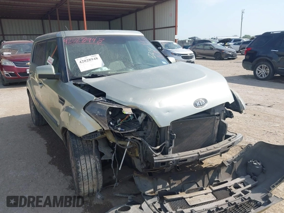 2011 Kia Soul + with VIN KNDJT2A28B7203204, listed as a IAAI auction lot 42028948 with 207,372 mi miles. Bid and sale history available at carsss.com. Image 1.