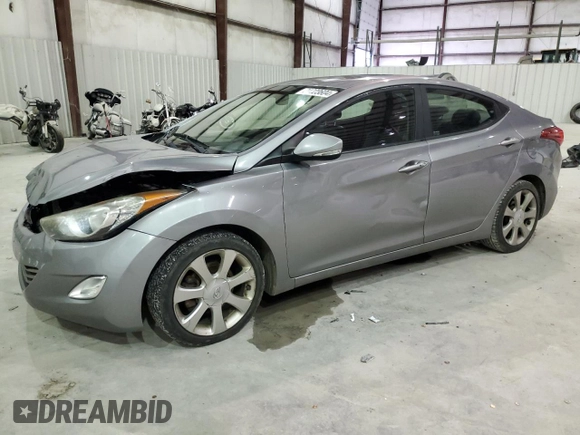 2013 Hyundai Elantra GLS z VIN KMHDH4AEXDU919512, wystawiony jako Copart lot #84223604 z przebiegiem 118 391 mil mil oraz Szkoda całkowita • Salvage title. Historia ofert i sprzedaży dostępna na DreamBid. Obrazek 1.