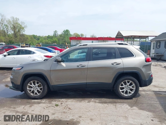 2016 Jeep Cherokee Latitude with VIN 1C4PJMCS6GW242153, listed as a IAAI auction lot 42107782 with 90,562 mi miles and . Bid and sale history available at carsss.com. Image 15.