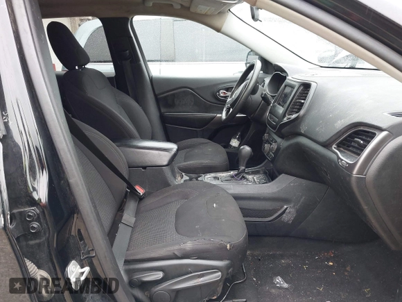 2019 Jeep Cherokee Latitude с VIN 1C4PJLCB5KD358250, выставлен на аукционе IAAI как лот 42504518 с пробегом 171 655 миль миль и . История ставок и продаж доступна на DreamBid. Изображение 5.