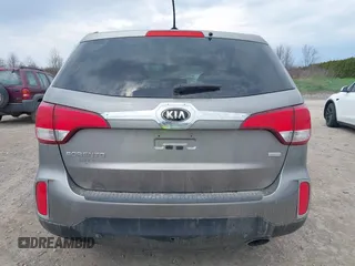 2015 Kia Sorento LX with VIN 5XYKTCA66FG570155, listed as a IAAI auction lot 42123965 with 110,748 mi miles and . Bid and sale history available at carsss.com. Image 16.