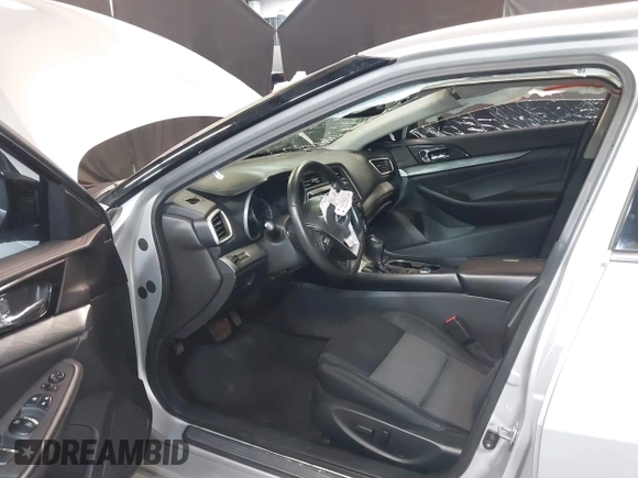 2017 Nissan Maxima SL with VIN 1N4AA6AP8HC378700, listed as a IAAI auction lot 42215044 with 79,187 mi miles and . Bid and sale history available at DreamBid. Image 5.