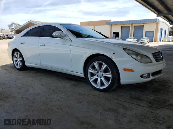 2008 Mercedes-Benz CLS-Class 5.5L with VIN WDDDJ72X18A132956, listed as a Copart auction lot 54380195 with 105,406 mi miles and Salvage Title. Bid and sale history available at carsss.com. Image 4.
