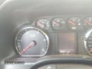2018 GMC Sierra 2500HD z VIN 1GT12REY5JF181645, wystawiony jako IAAI lot #42073691 z przebiegiem 186 676 mil mil oraz . Historia ofert i sprzedaży dostępna na DreamBid. Obrazek 7.