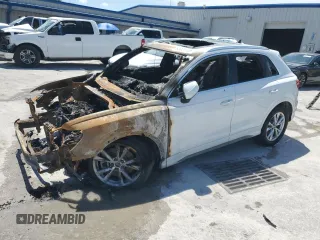 2023 Audi Q3 S line Premium z VIN WA1DECF34P1094422, wystawiony jako Copart lot #63922105 z przebiegiem Nie podano mil oraz Nie do naprawy • Non repairable. Historia ofert i sprzedaży dostępna na DreamBid. Obrazek 1.