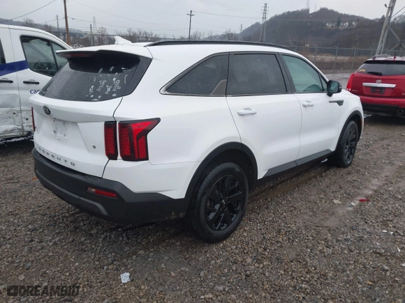 2021 Kia Sorento S with VIN 5XYRLDLC2MG037790, listed as a IAAI auction lot 41475407 with 48,689 mi miles. Bid and sale history available at carsss.com. Image 4.