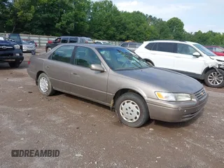 1999 Toyota Camry LE с VIN 4T1BG22K3XU871911, выставлен на аукционе IAAI как лот 42703018 с пробегом Не указан миль и . История ставок и продаж доступна на DreamBid. Изображение 1.
