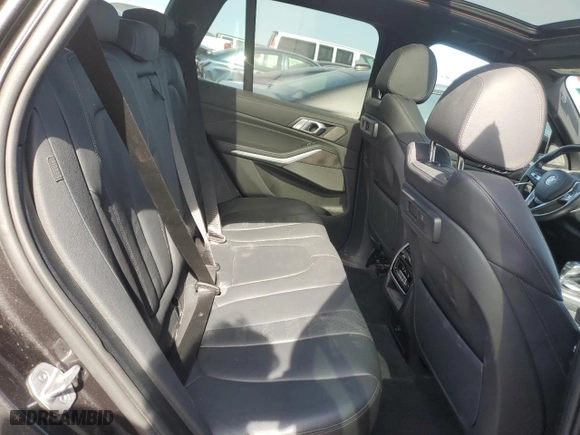 2021 BMW X5 xDrive40i with VIN 5UXCR6C04M9F81605, listed as a Copart auction lot 48498475 with 121,765 mi miles and Clean Title. Bid and sale history available at carsss.com. Image 11.