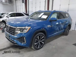 2025 Volkswagen Atlas SEL Premium R-Line z VIN 1V2FR2CA8SC521161, wystawiony jako IAAI lot #42191744 z przebiegiem 8 570 mil mil oraz . Historia ofert i sprzedaży dostępna na DreamBid. Obrazek 2.