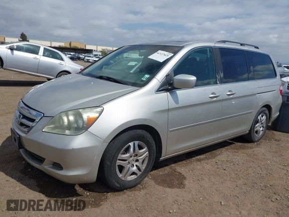 2005 Honda Odyssey EX-L with VIN 5FNRL38655B002926, listed as a IAAI auction lot 42137025 with 209,863 mi miles. Bid and sale history available at carsss.com. Image 2.