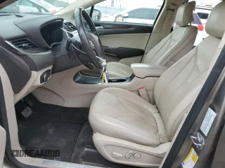 2017 Lincoln MKC Reserve with VIN 5LMTJ3DH9HUL53913, listed as a Copart auction lot 58224255 with 87,702 mi miles and Salvage title. Bid and sale history available at DreamBid. Image 7.