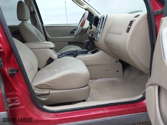 2007 Ford Escape XLT with VIN 1FMCU93167KB06439, listed as a IAAI auction lot 41906378 with 47,722 mi miles. Bid and sale history available at carsss.com. Image 5.