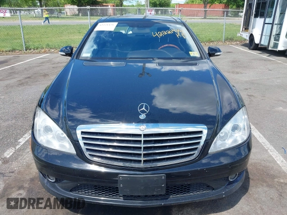 2008 Mercedes-Benz S 5.5L V8 with VIN WDDNG86X58A185159, listed as a IAAI auction lot 42221426 with 186,516 mi miles. Bid and sale history available at carsss.com. Image 6.