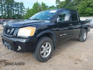 2011 Nissan Titan SL z VIN 1N6AA0EC4BN317674, wystawiony jako IAAI lot #42523569 z przebiegiem 208 045 mil mil oraz . Historia ofert i sprzedaży dostępna na DreamBid. Obrazek 17.