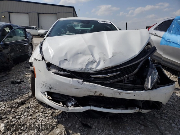 2015 Chrysler 200 S z VIN 1C3CCCBG1FN557242, wystawiony jako Copart lot #54767335 z przebiegiem 62 946 mil mil oraz Szkoda całkowita • Salvage title. Historia ofert i sprzedaży dostępna na DreamBid. Obrazek 5.