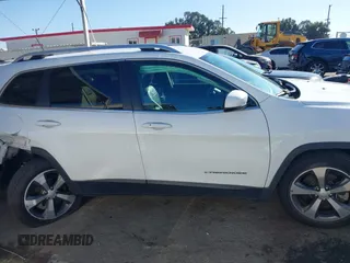 2019 Jeep Cherokee Limited with VIN 1C4PJLDB9KD443526, listed as a IAAI auction lot 41658009 with 73,024 mi miles and . Bid and sale history available at DreamBid. Image 13.